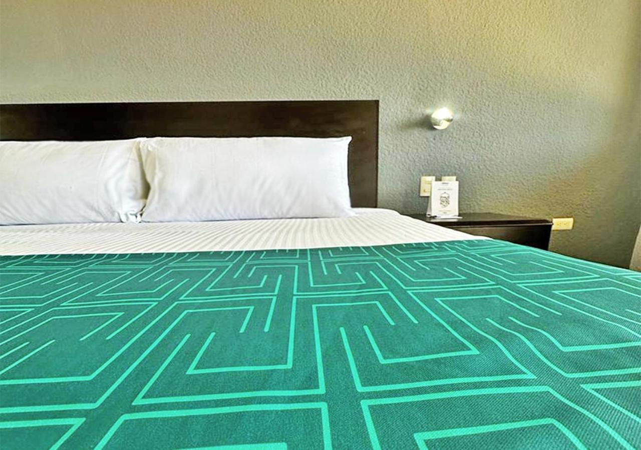 Inhouse Obregon Hotel 4*