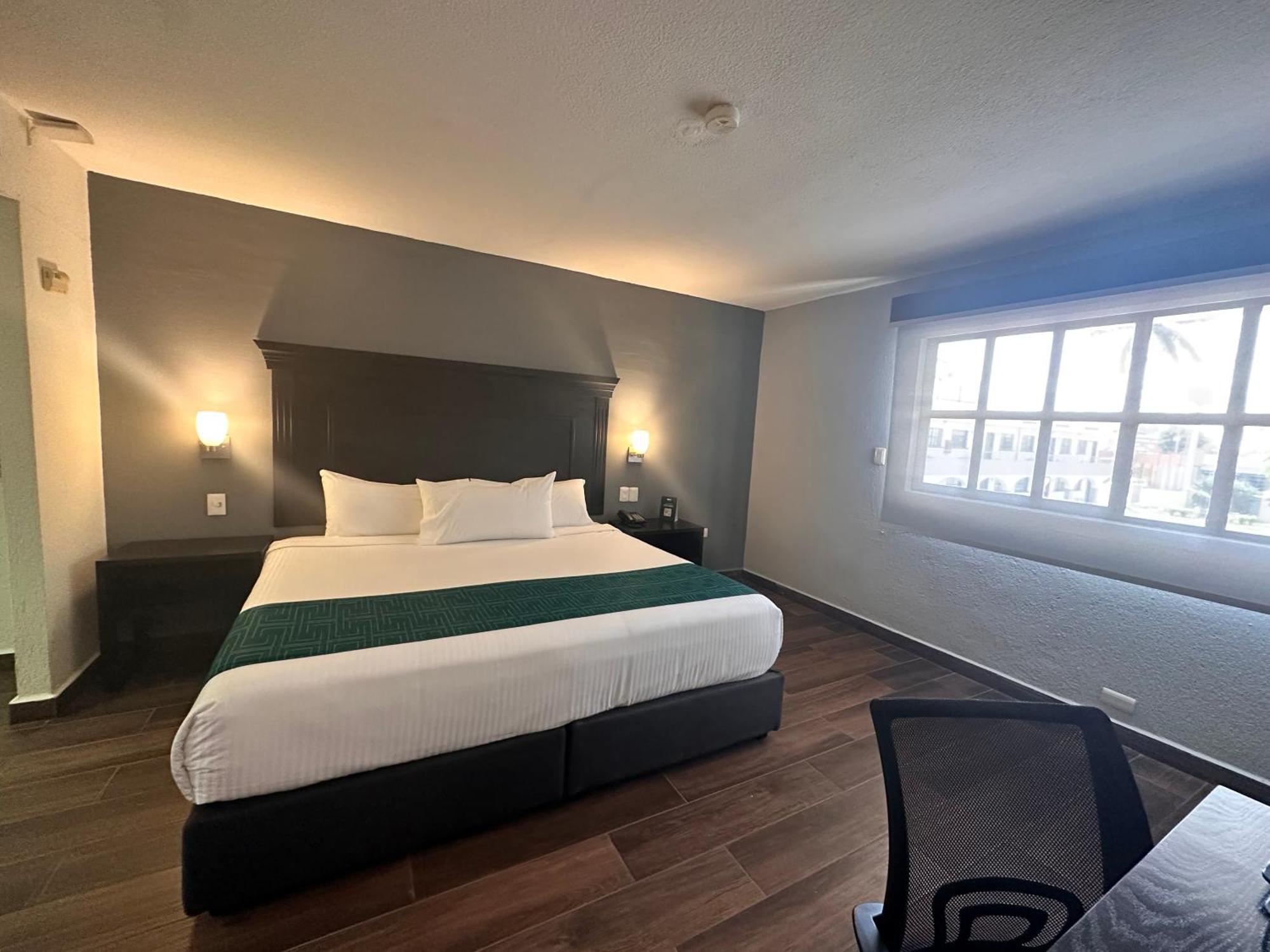Inhouse Obregon Hotel 4*