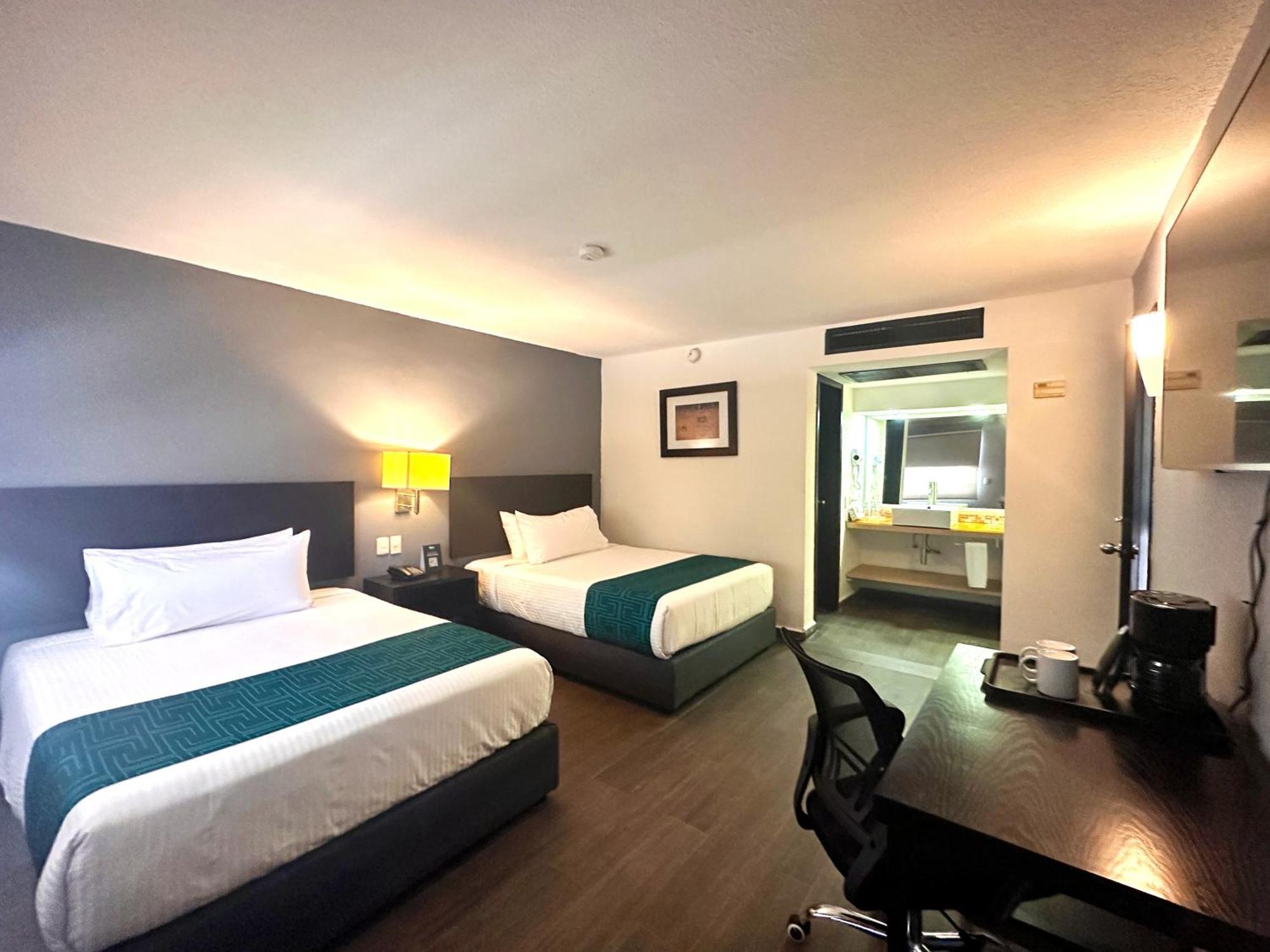 Inhouse Obregon 4*