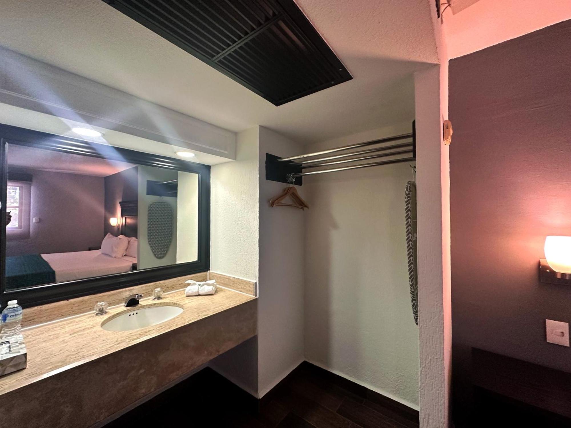 Inhouse Obregon Hotel