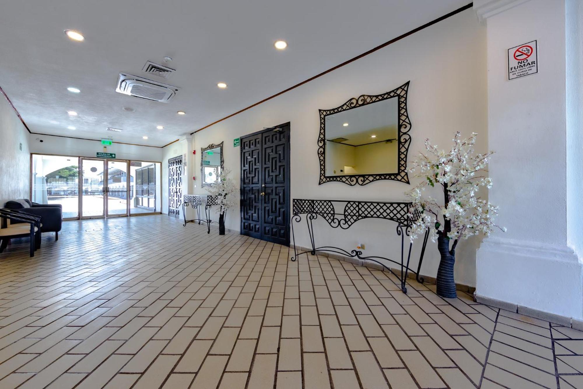 Hotel Inhouse Obregon 4*